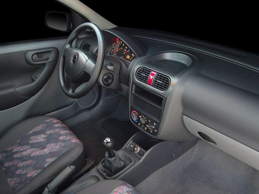  Chevrolet Montana 2003 года  (фото 2 из 9)